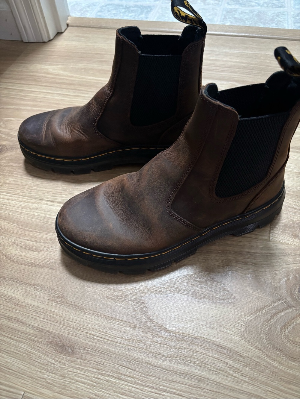 Dr. Martens Embury Chelsea Boot - Picture 3 of 6